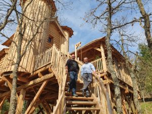Les cabanes Châteaux de Peydebe